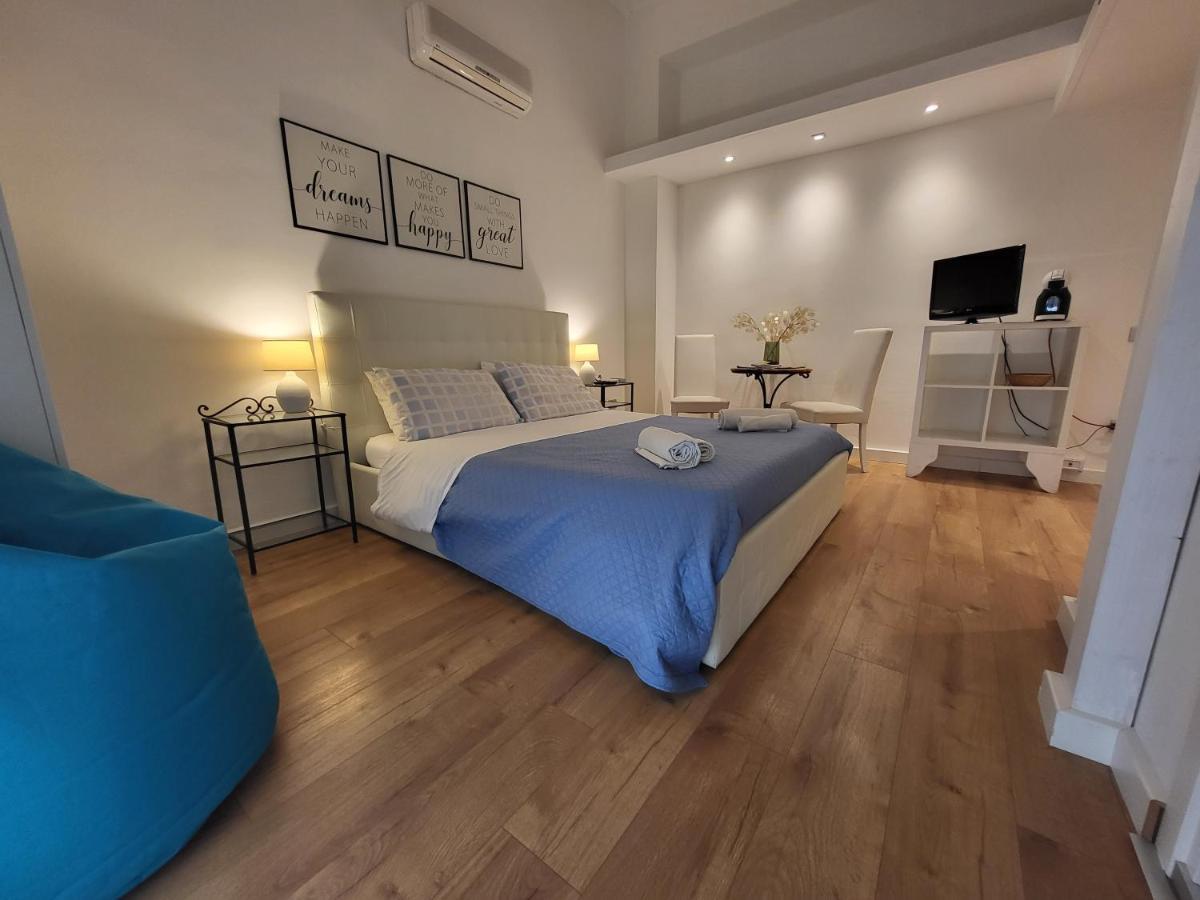 Living Cagliari Marina Bed and Breakfast Εξωτερικό φωτογραφία