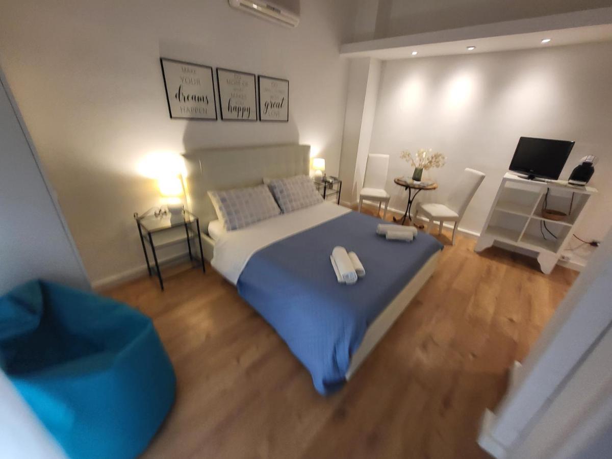 Living Cagliari Marina Bed and Breakfast Εξωτερικό φωτογραφία