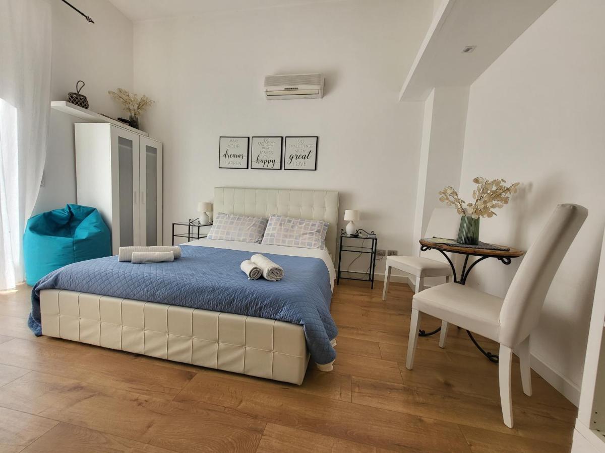 Living Cagliari Marina Bed and Breakfast Εξωτερικό φωτογραφία