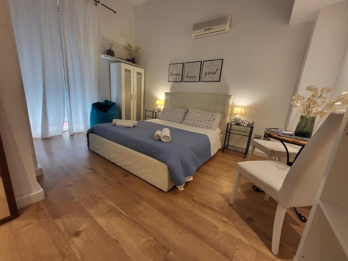Living Cagliari Marina Bed and Breakfast Εξωτερικό φωτογραφία